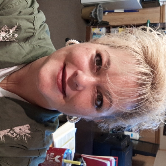 Meet your Posher, Tabitha - Picture 2 of 2